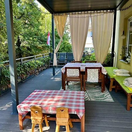 Appartement In Stadtvilla Mit Terrasse Und Garten Nuremberg