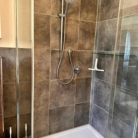 In Stadtvilla Mit Terrasse Und Garten