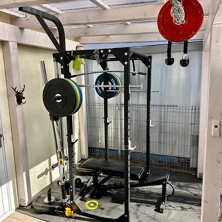 In Stadtvilla Mit Terrasse Und Garten