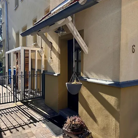 In Stadtvilla Mit Terrasse Und Garten *