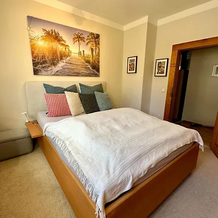 In Stadtvilla Mit Terrasse Und Garten Norimberga