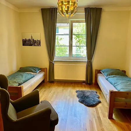 In Stadtvilla Mit Terrasse Und Garten